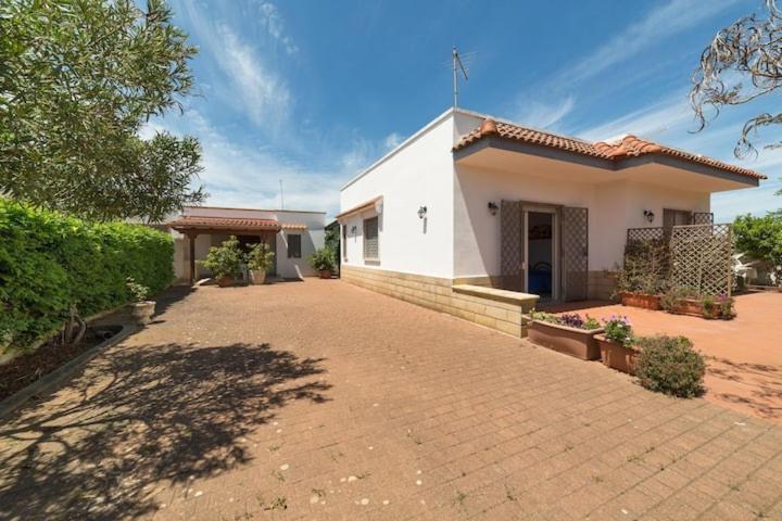 Villa Cucci Mono Luigi Casa Vacanze Torre Lapillo Esterno foto